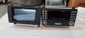 Vergleich Original Radio Mercedes SLK mit Alpine W690D