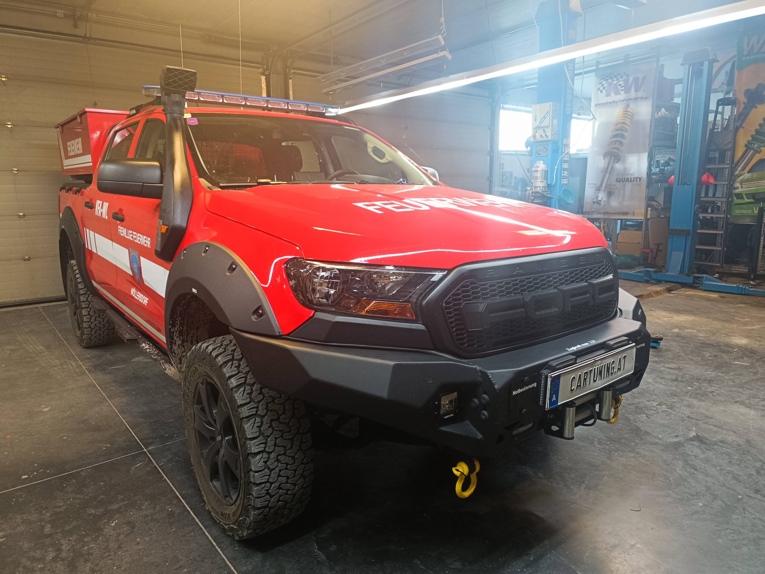 Ford Ranger Feuerwehr Radio Dynavin