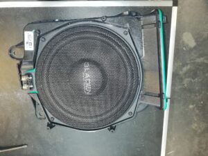 BMW Soundsystem G30 Gladen Subwoofer