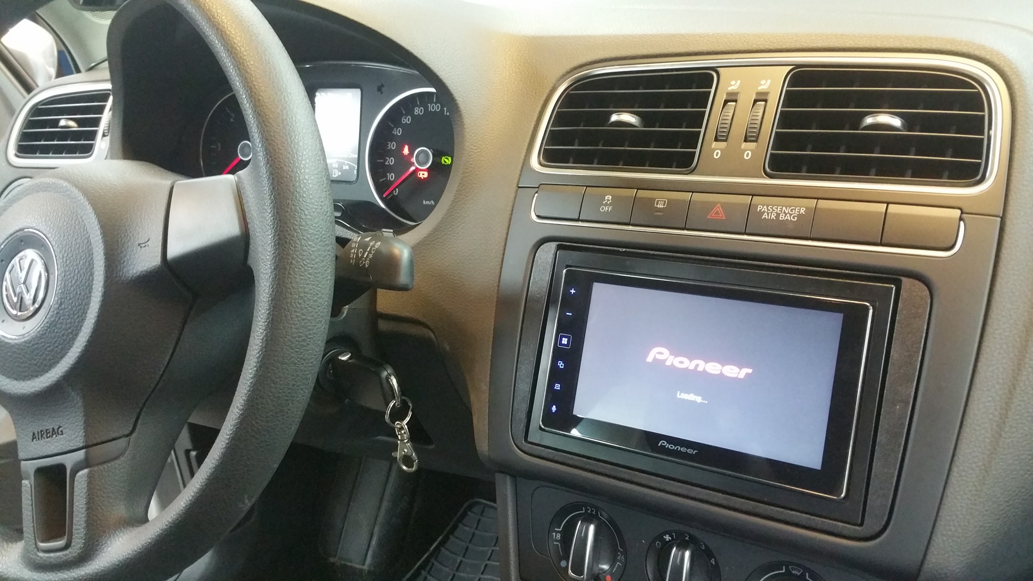 VW Polo 6R Rückfahrkamera Pioneer Radio