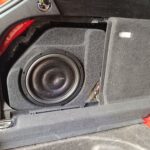 Audi A4 Subwoofer Radioupgrade verstecktes Gehäuse FF10