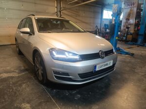 VW Golf 7 Dynavin Radio