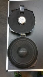 BMW F30 Soundsystem Gladen Subwoofer