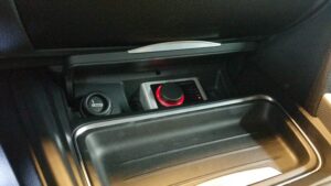 BMW F30 Soundsystem Gladen Subwoofer