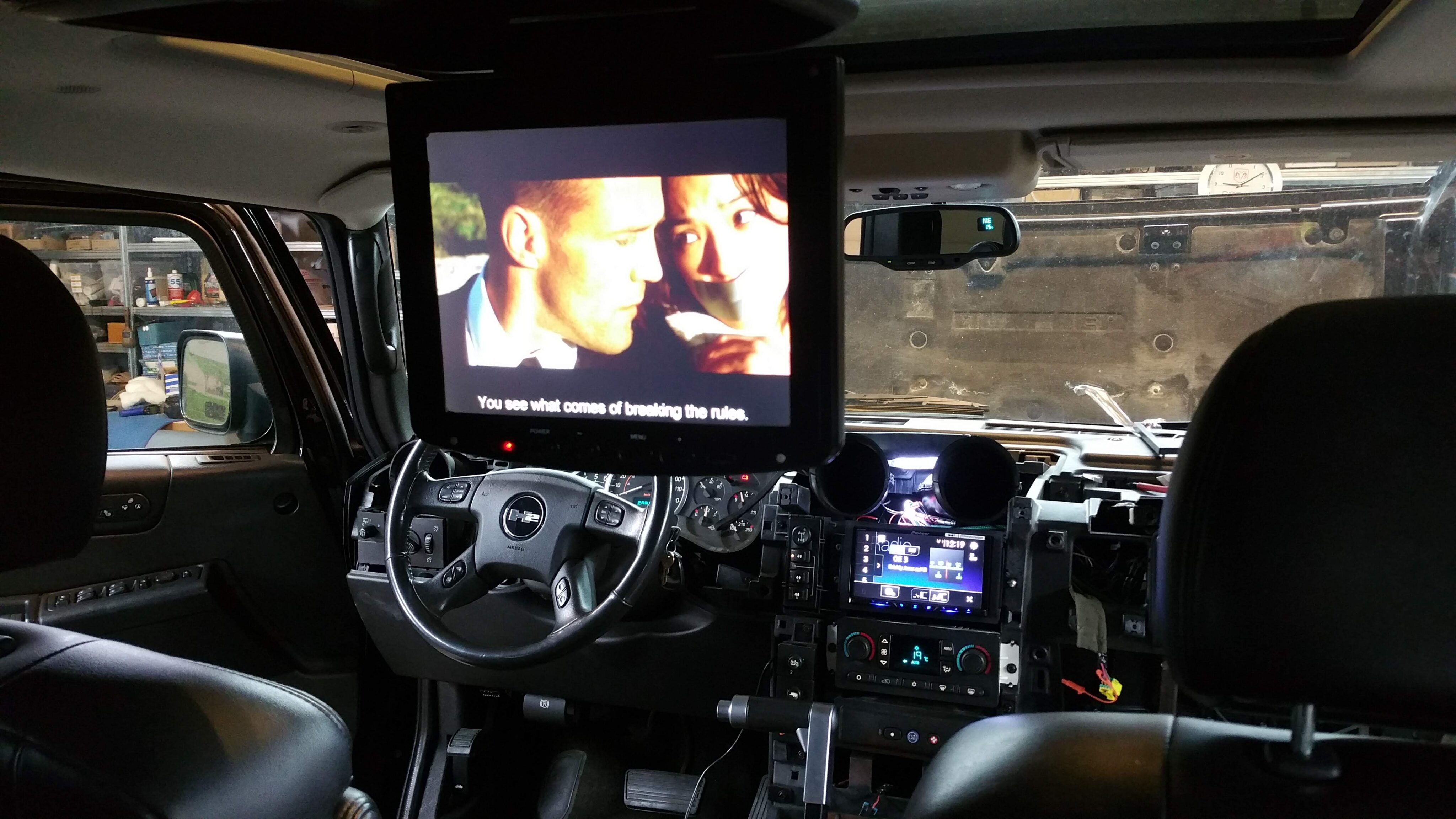 Multimedia Dachmonitor Hummer H2