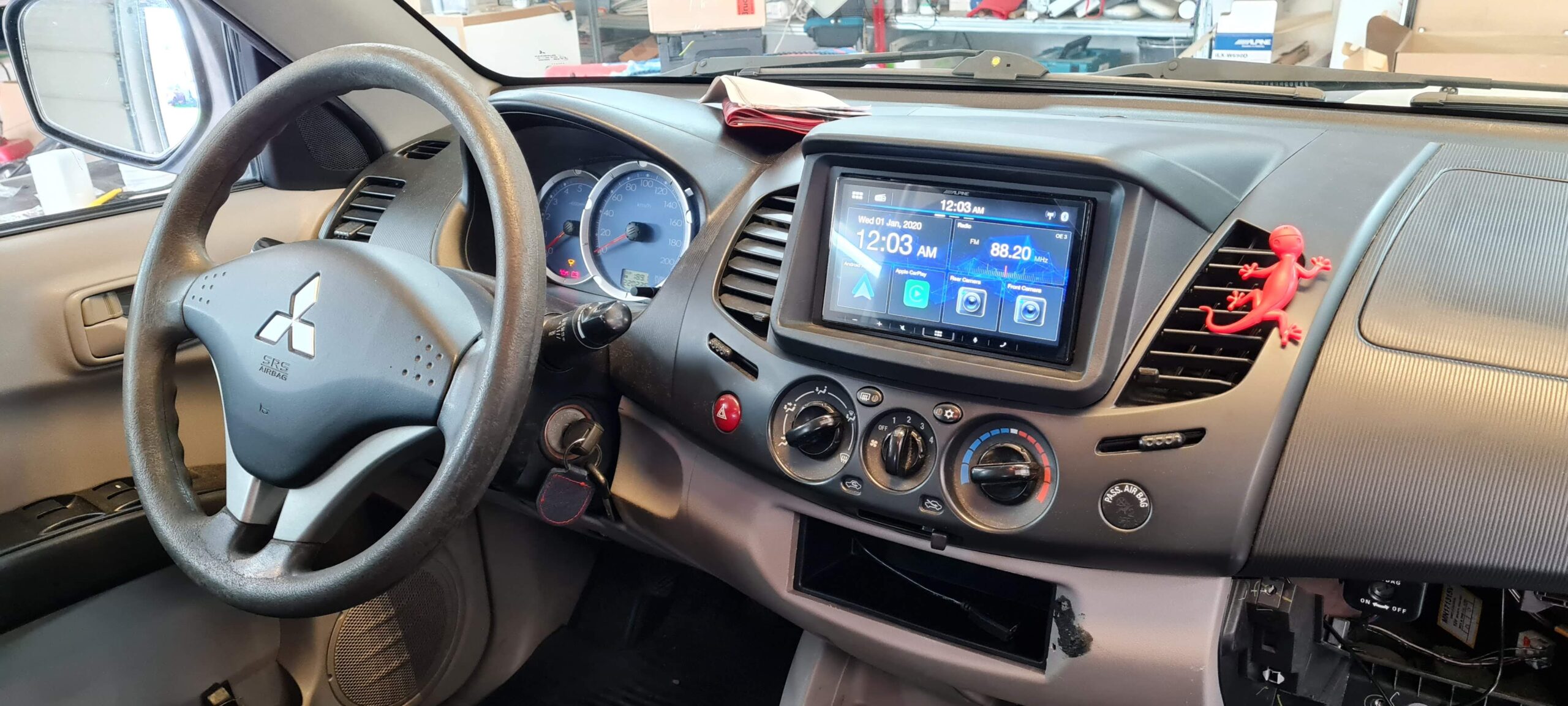 Mitsubishi L200 Autoradio Rückfahrkamera